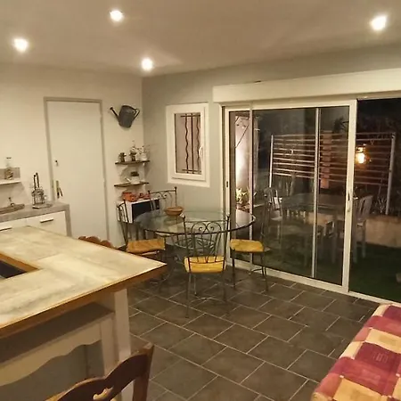Апартаменты Secret Garden - Chez Gilles Et Tra - Maison D -t2 Super Mignon, Neuf Et Independant , Dans Cadre Agreable Et Zen *